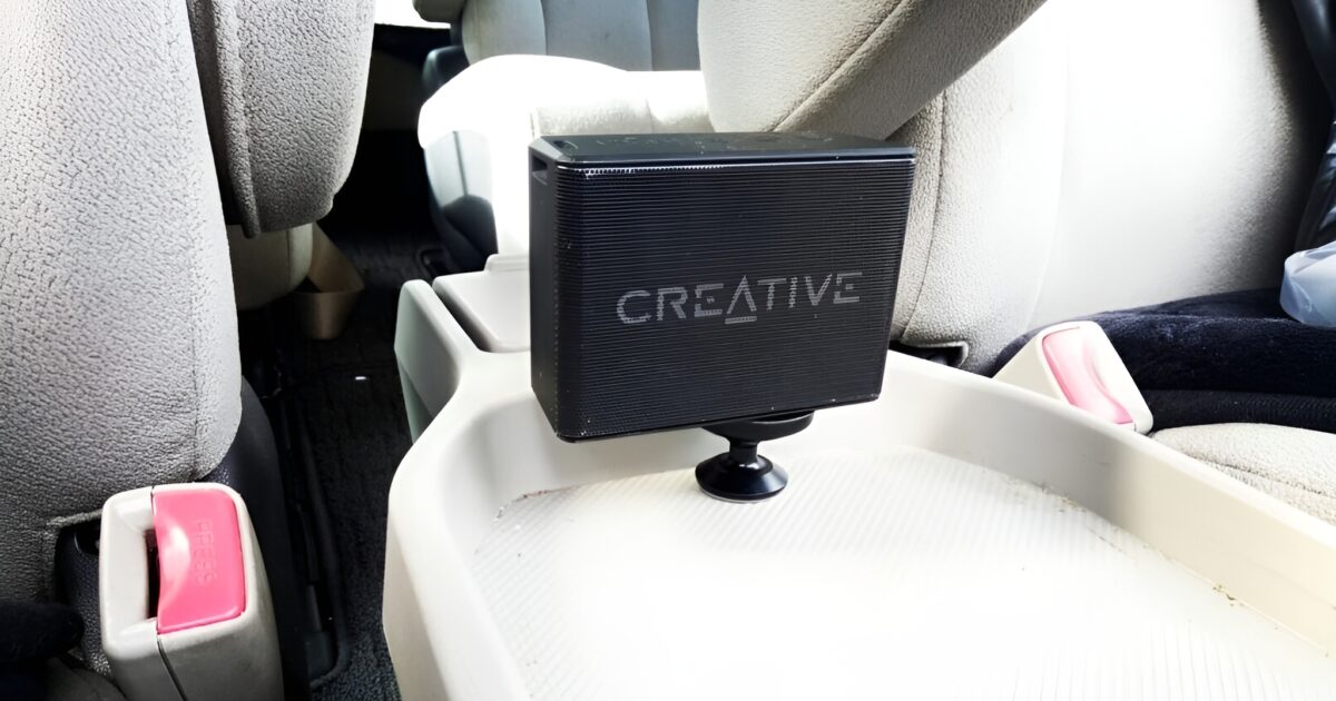 車にBluetoothスピーカーを設置